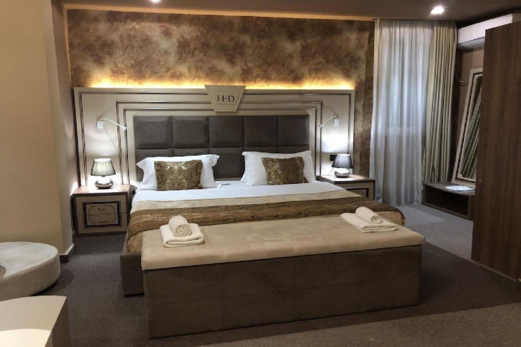 Room at Hotel Deluxe, TIRANA