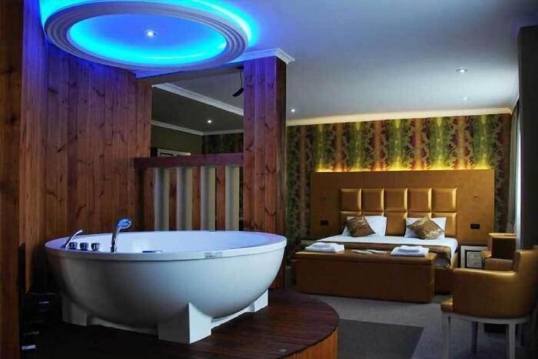 Room at Hotel Deluxe, TIRANA