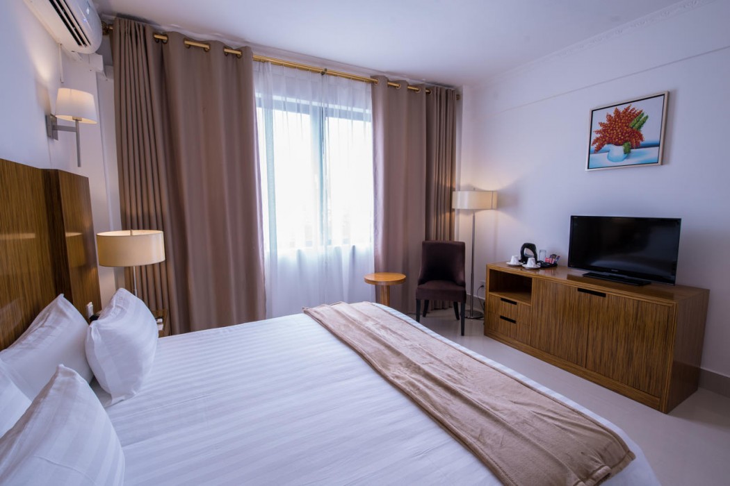 Palms Hotel 10/41