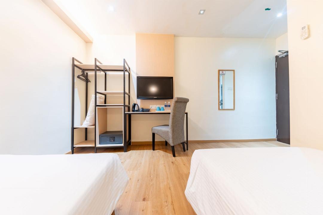 Standard Twin Room