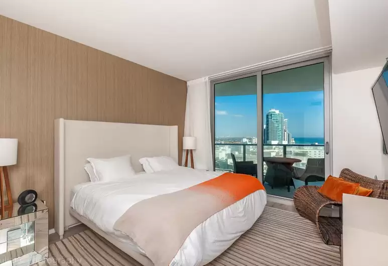 Hyde Beach Condos by Ammos VR 7/26