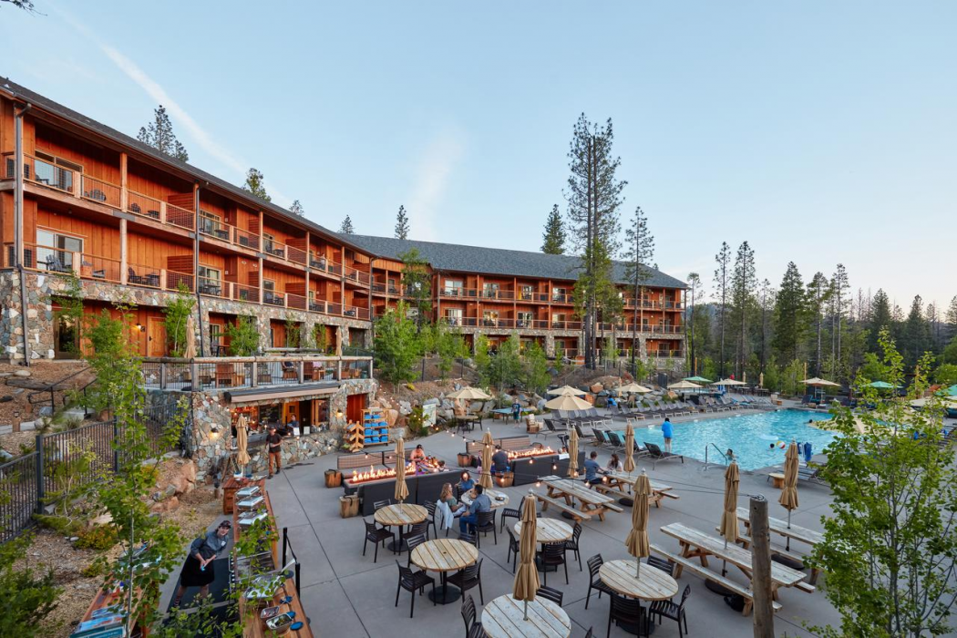Rush Creek Lodge at Yosemite 1/23