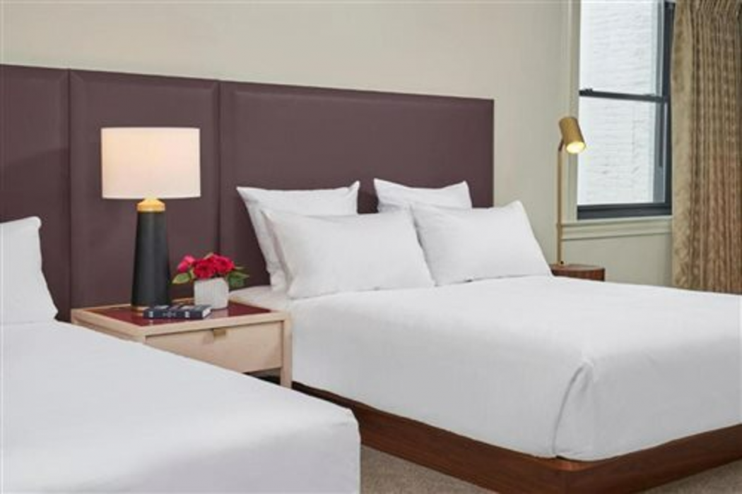Hotel Savoy Kansas City, Tapestry Collection by Hilton 11/60