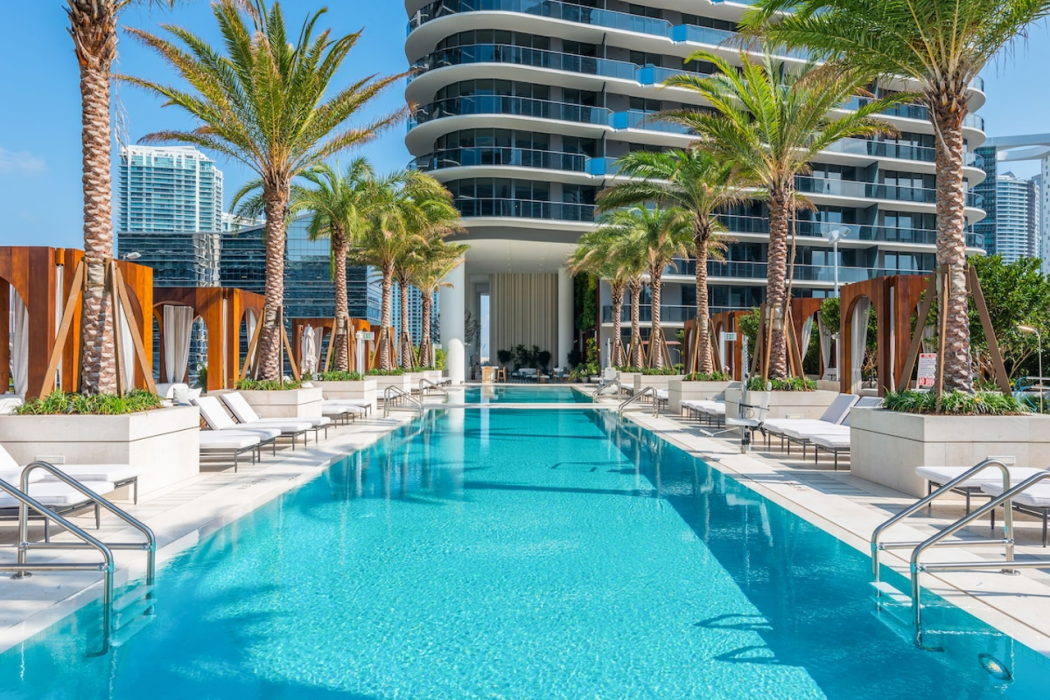 SLS LUX Brickell 32/60