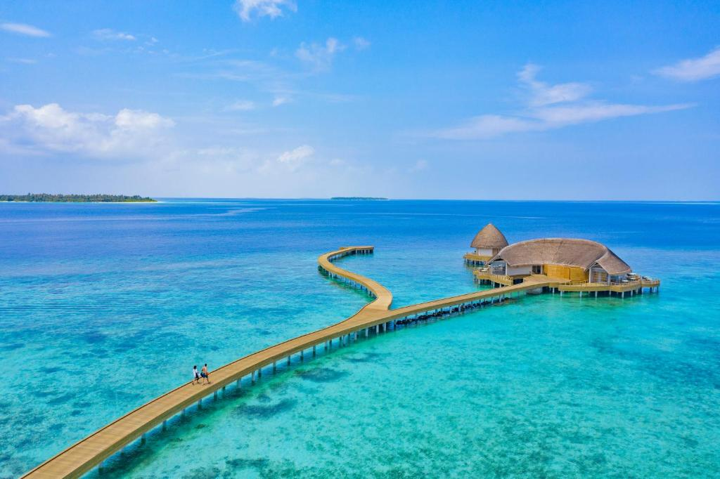 Emerald Faarufushi Resort and Spa 5/94