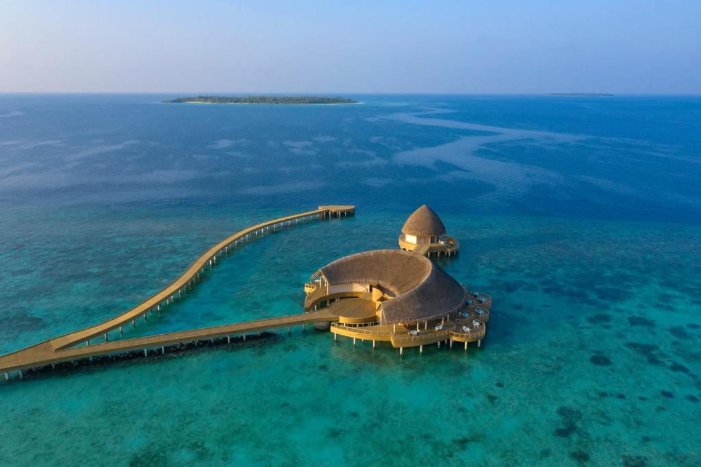 Emerald Faarufushi Resort and Spa 7/94