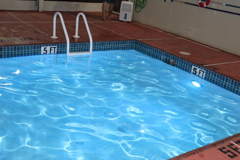 Rodeway Inn And Suites Stroudsburg - Poconos 8/20