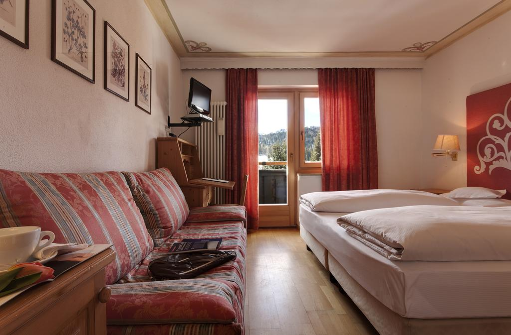 Hotel Ciasa Salares 16/60