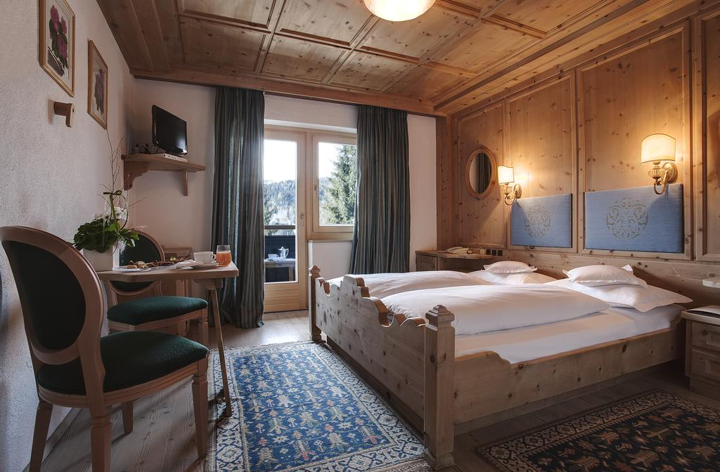 Hotel Ciasa Salares 18/60