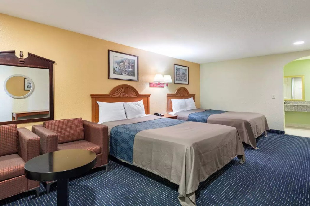 Rodeway Inn South Houston, TX 13/31