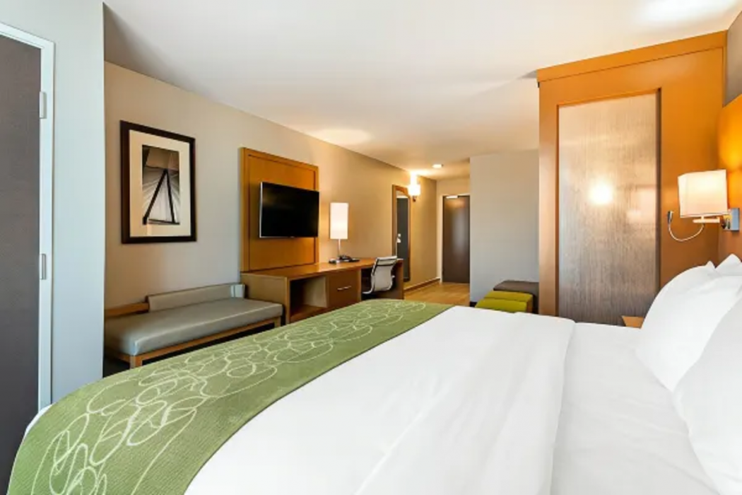 Comfort Suites North Charleston - Ashley Phosphate 10/32