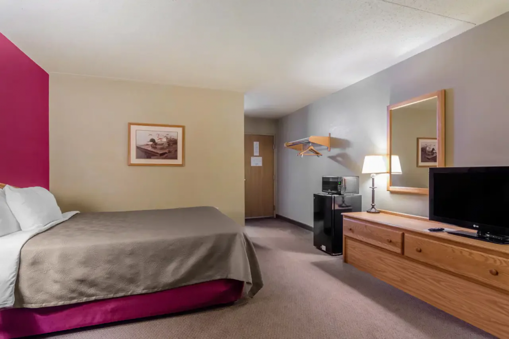 Rodeway Inn Hesston, KS 14/28