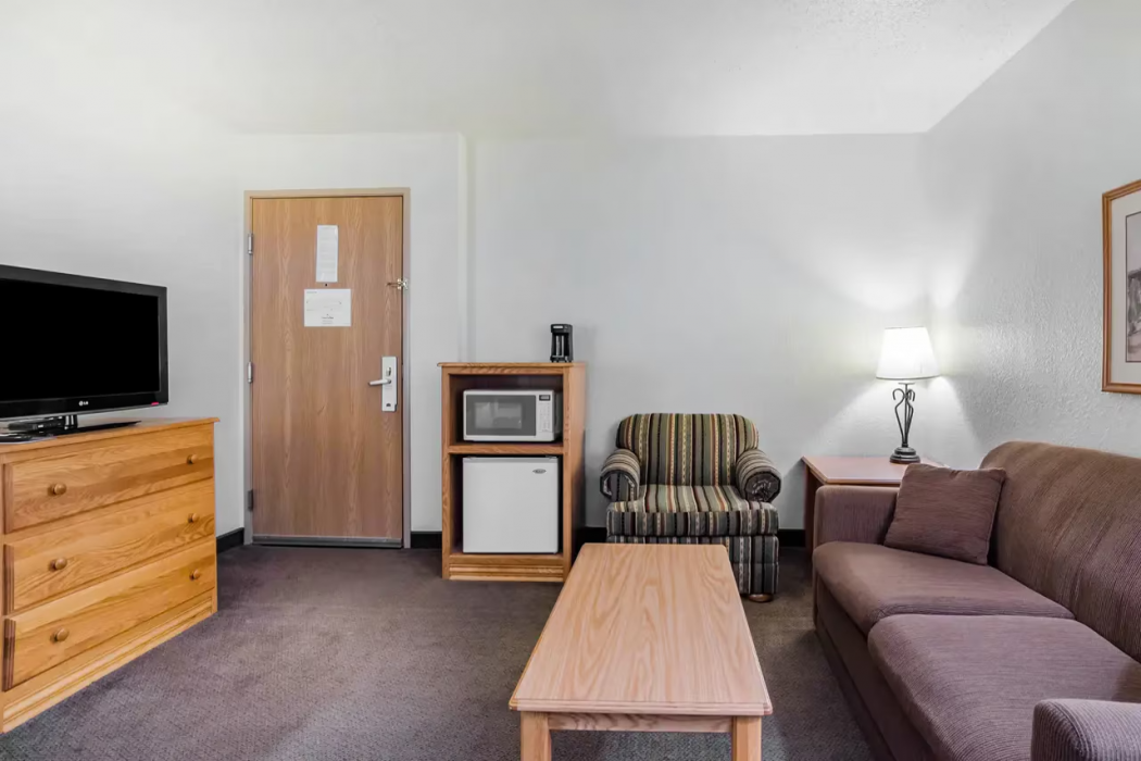 Rodeway Inn Hesston, KS 10/28