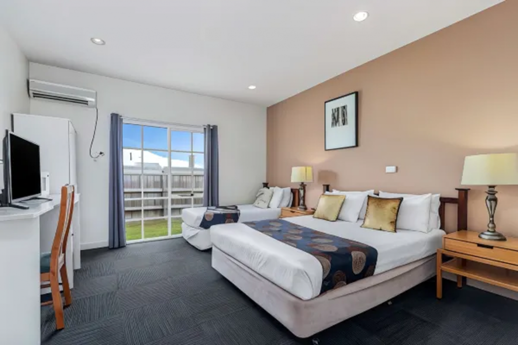 Greensborough Motel 6/17