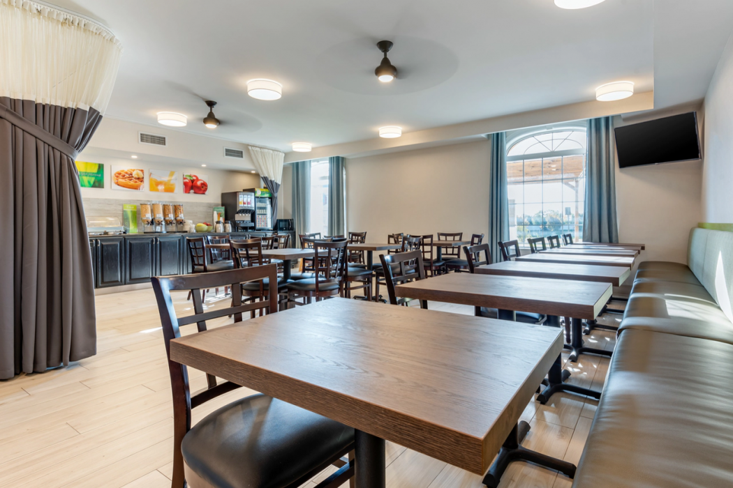 Quality Inn & Suites Oakville 13/26