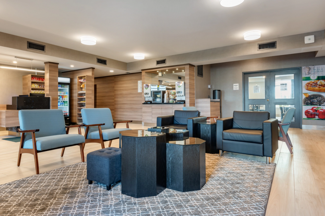 Quality Inn & Suites Oakville 12/26