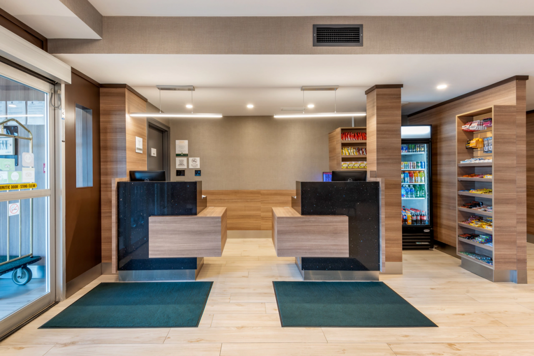 Quality Inn & Suites Oakville 3/26