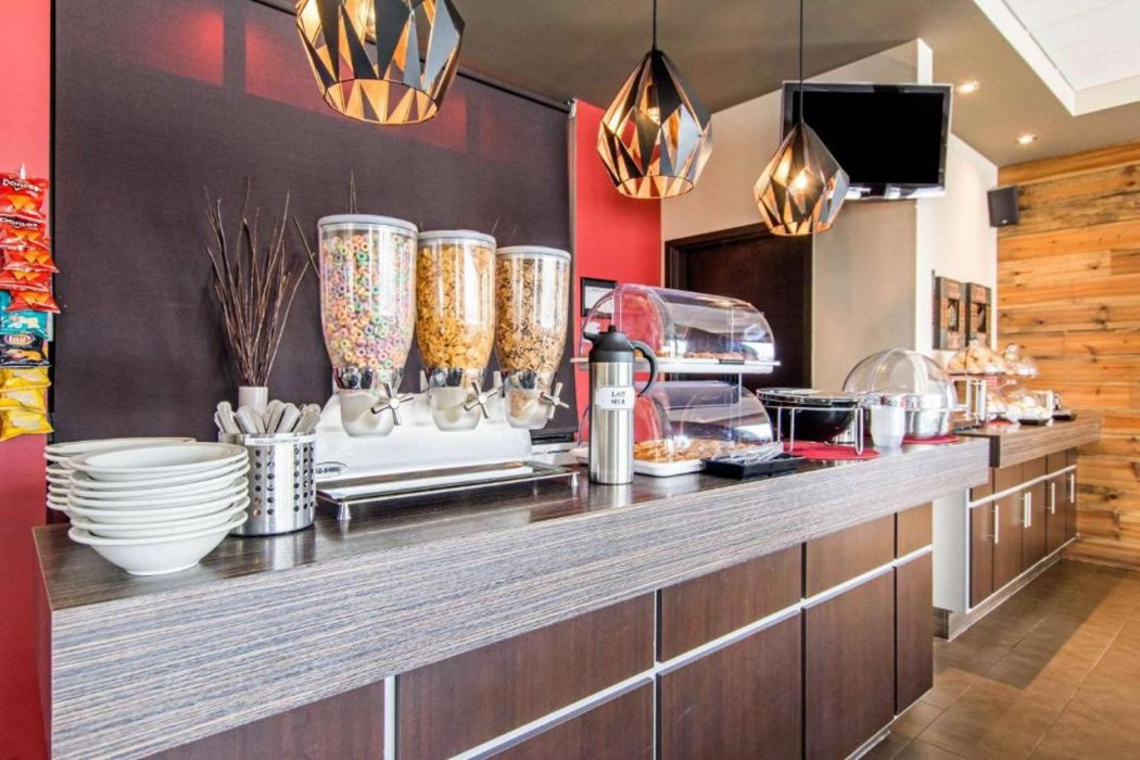 Econo Lodge Inn & Suites Saint-Apollinaire 41/52