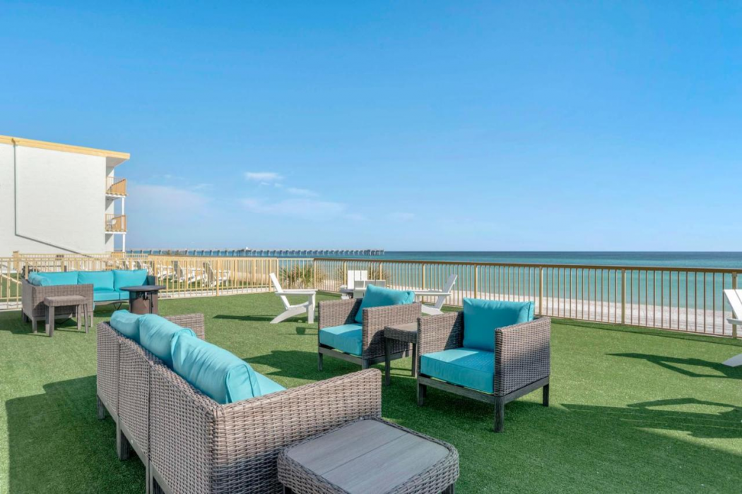 Chateau Beachfront Hotel, A By The Sea Resort 14/18