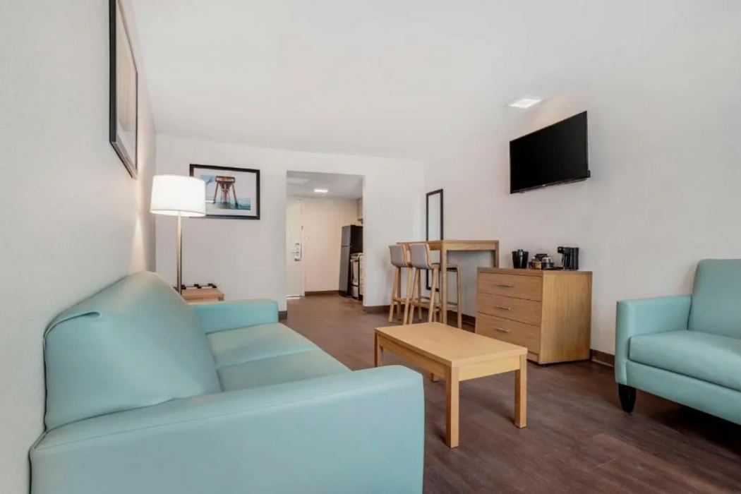 Chateau Beachfront Hotel, A By The Sea Resort 3/18