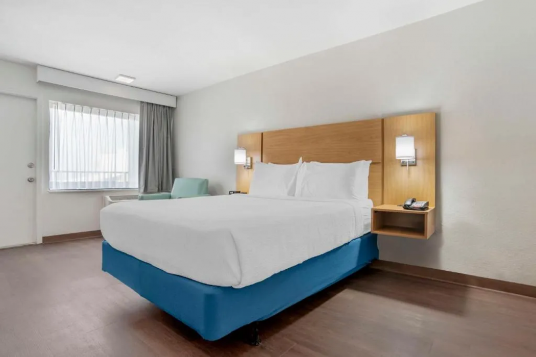 Chateau Beachfront Hotel, A By The Sea Resort 8/18