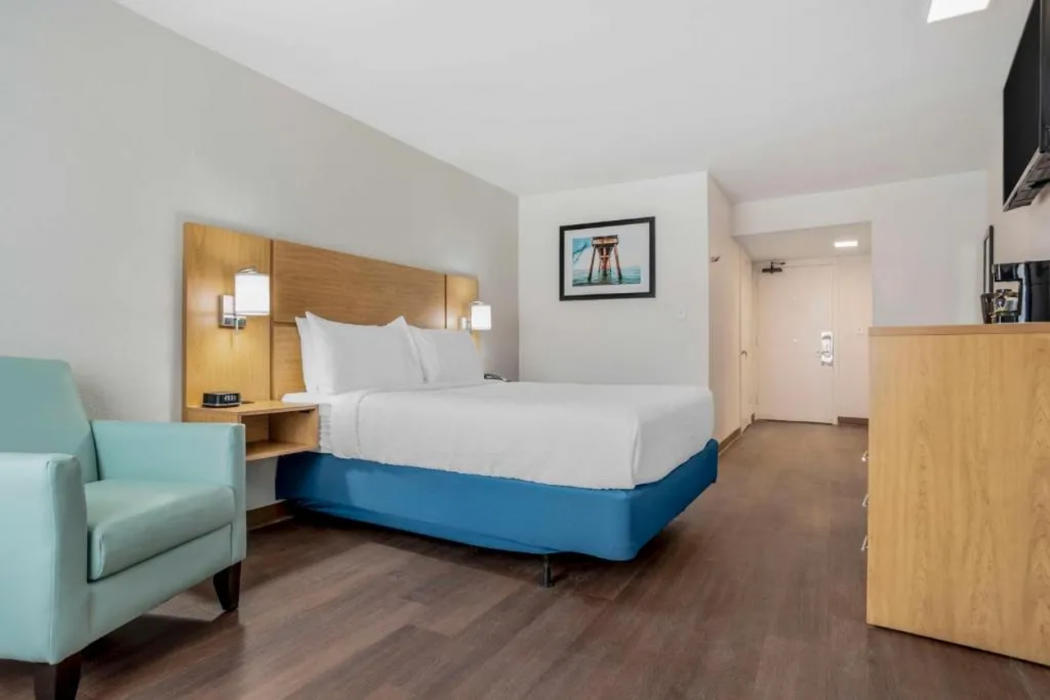 Chateau Beachfront Hotel, A By The Sea Resort 10/18