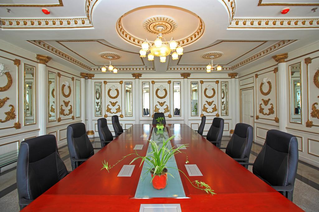 Capital Airport International Hotel 24/45