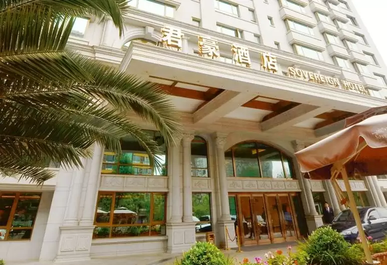 Sovereign International Hotel 1/26
