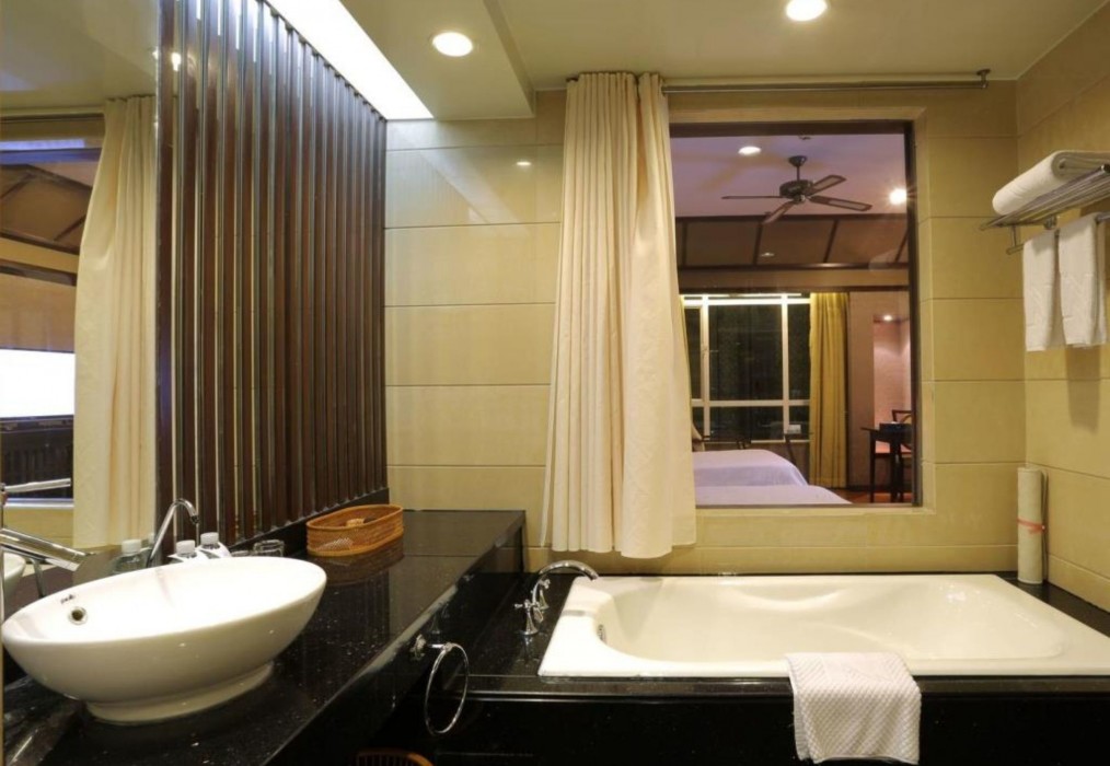 Foshan Huaxia Pearl Hotel 28/82