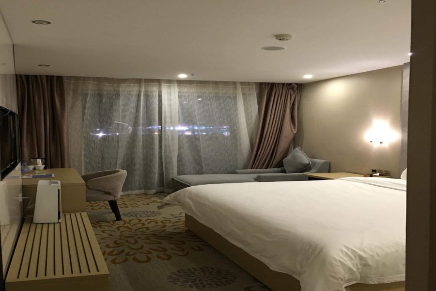 Lavande Hotel Guangzhou South High Speed Railway Station Shibi Metro Station 42/59