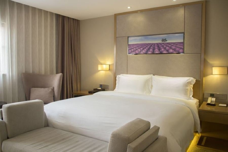 Lavande Hotel Guangzhou South High Speed Railway Station Shibi Metro Station 33/59