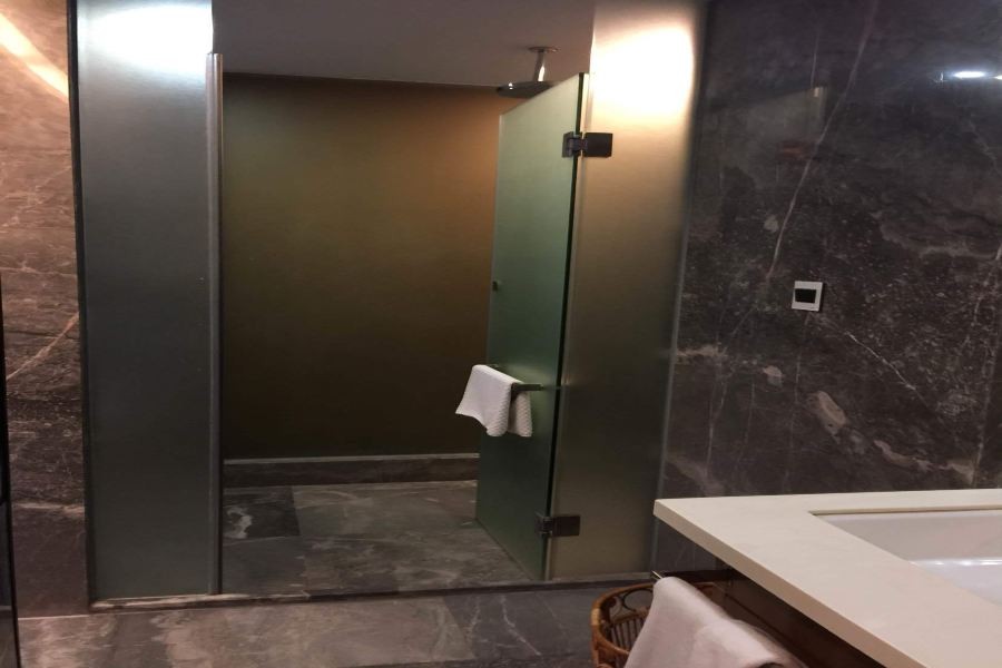 Easco Hotel 18/50