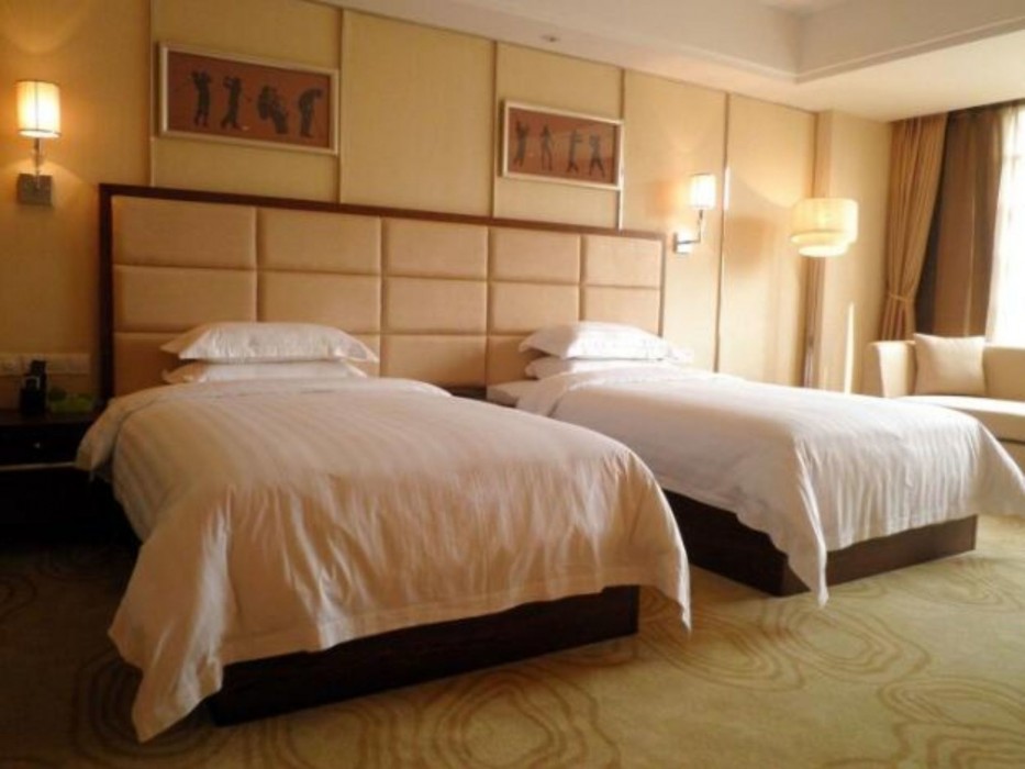 Aoyuan Golf Hotel 14/24