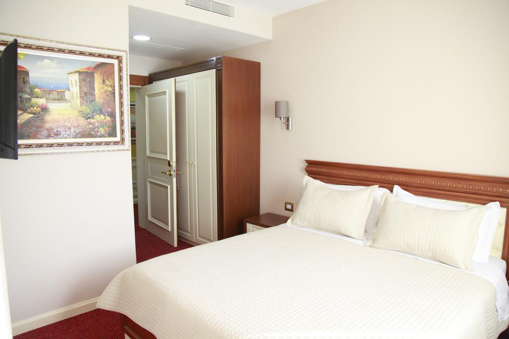 Rozafa Hotel 8/34