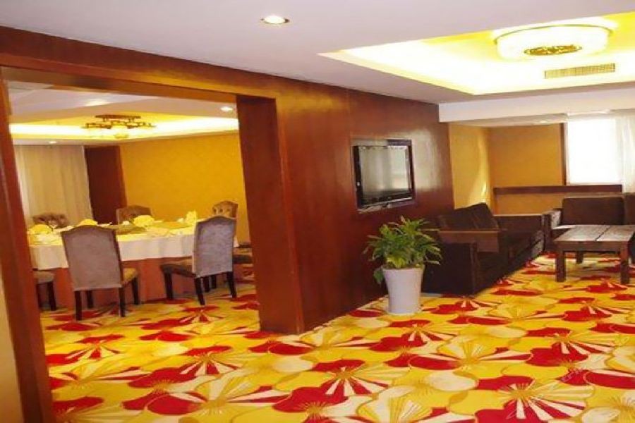 Rongjiang Hotel 37/74