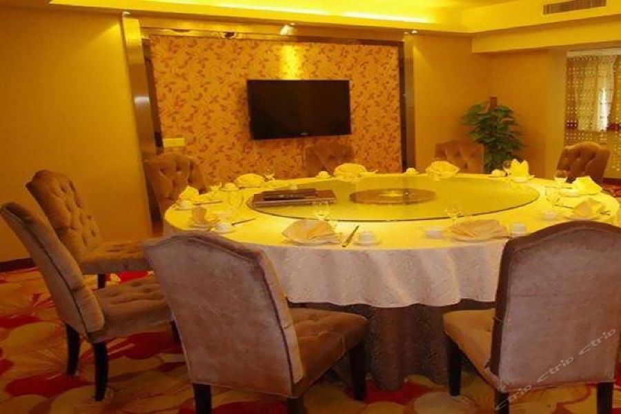 Rongjiang Hotel 39/74