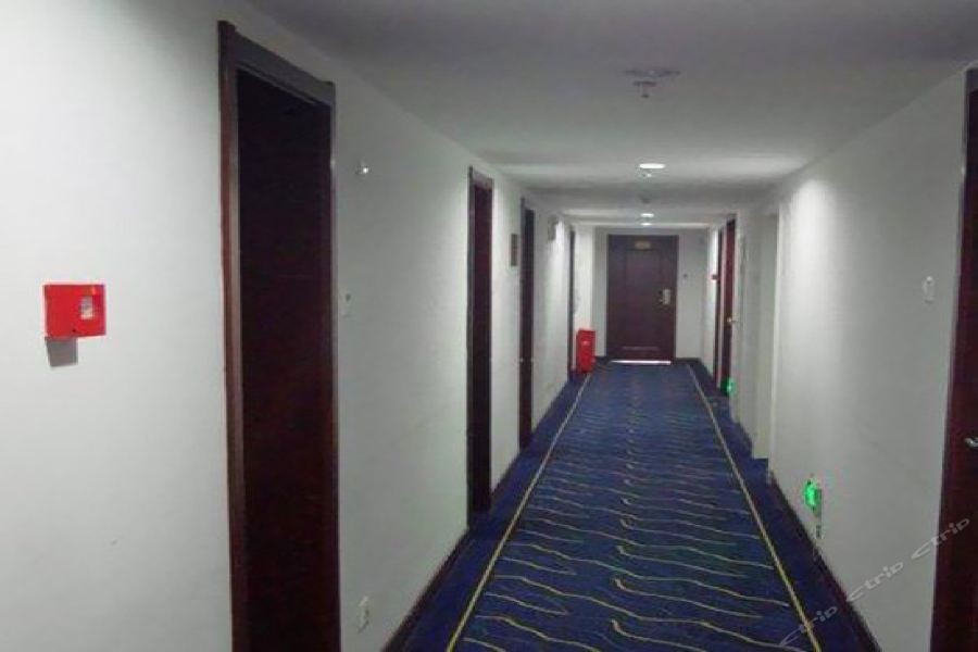 Rongjiang Hotel 38/74