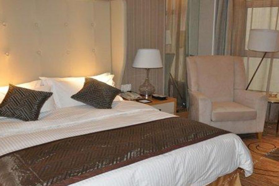 Xinhua Jianguo Hotel 24/48