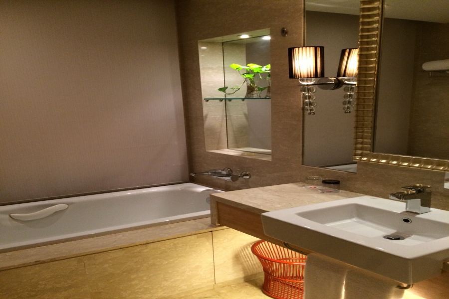 Xinhua Jianguo Hotel 28/48