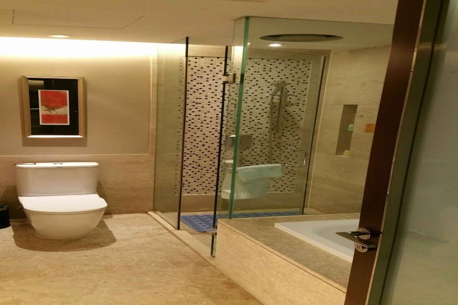 Xinhua Jianguo Hotel 27/48