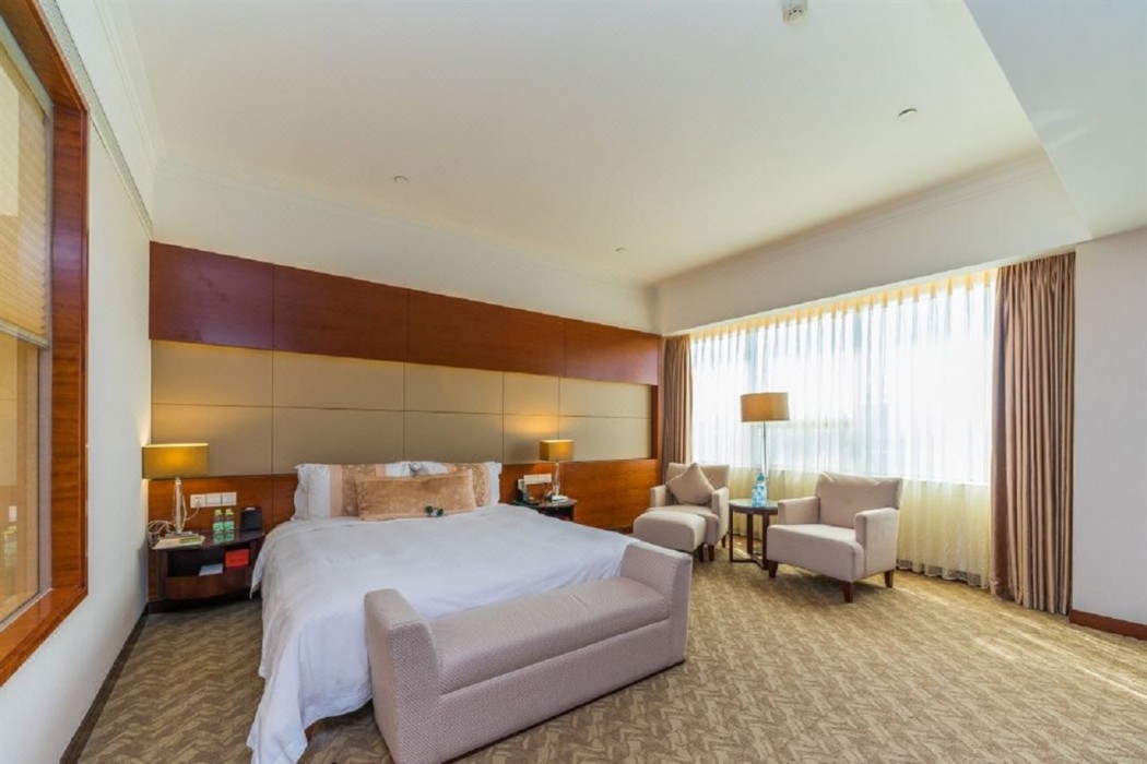 Golden Bay International Hotel 10/21