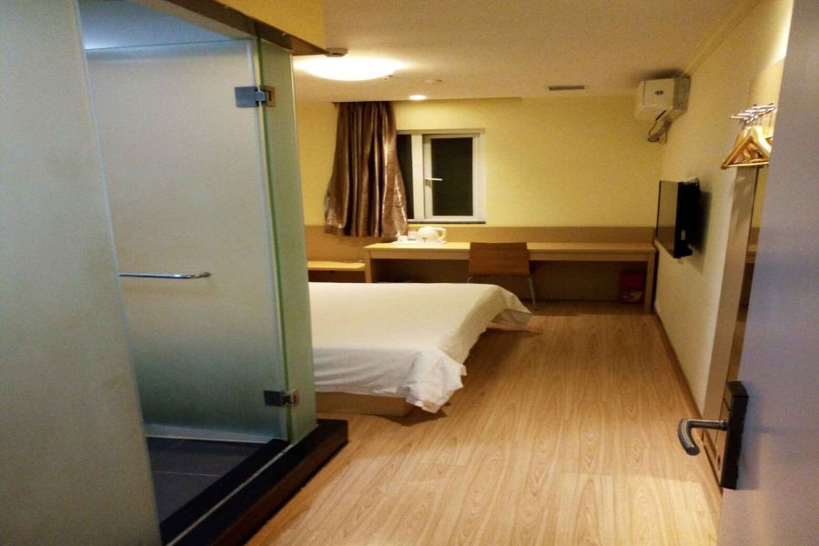 7 Days Inn (Shanghai South Xizang Road Metro Station) 30/39