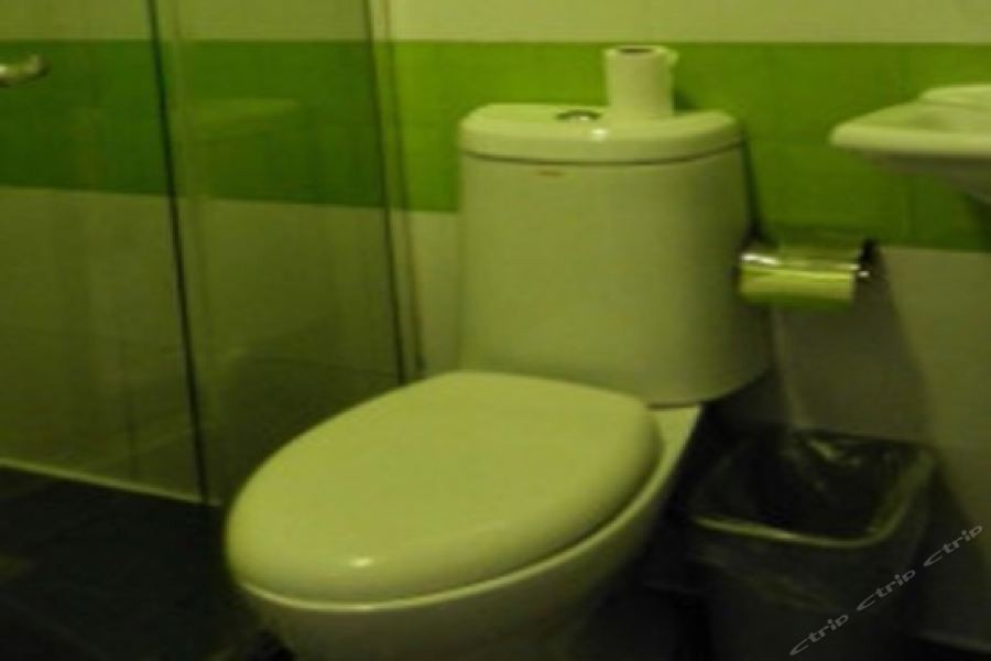 7 Days Inn (Shanghai South Xizang Road Metro Station) 23/39