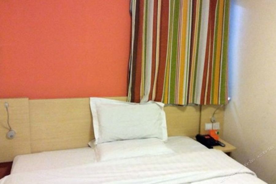 7 Days Inn (Shanghai South Xizang Road Metro Station) 26/39