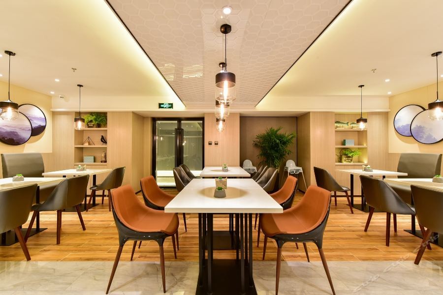 Atour Hotel Shengyang Youth Street Jinlang 45/74