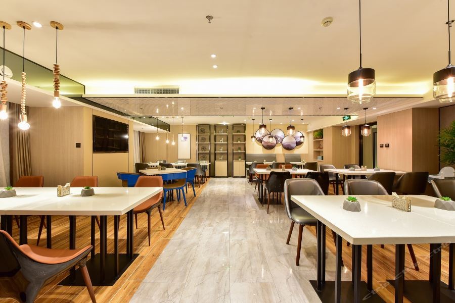 Atour Hotel Shengyang Youth Street Jinlang 38/74
