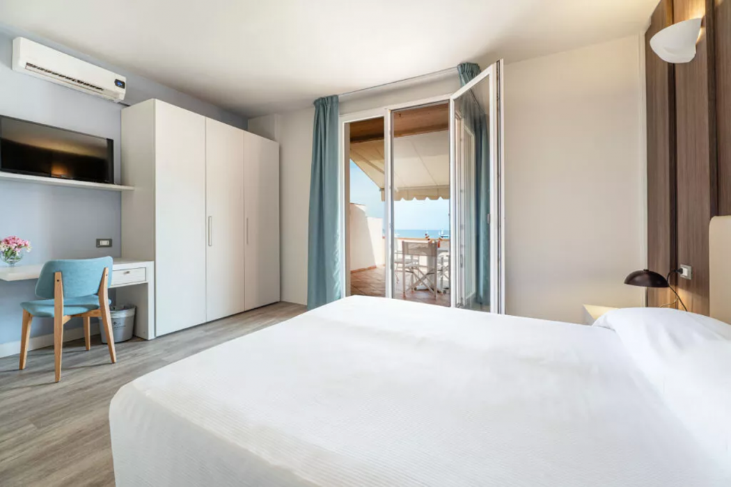 Hotel Riva Del Sole 27/70