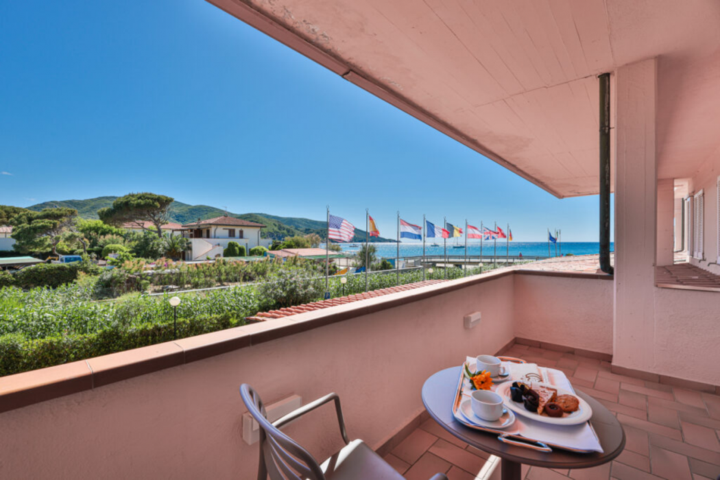 Hotel Riva Del Sole 33/70