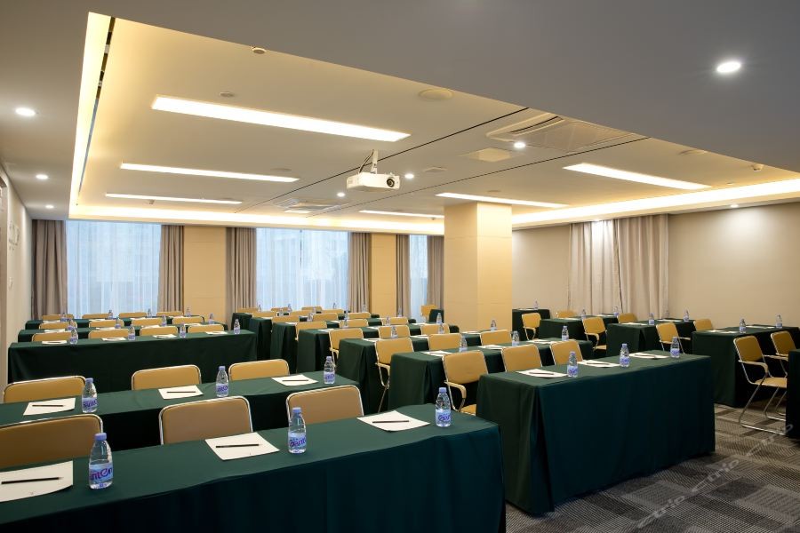 Lavande Hotel (Shenzhen North Railway Station) 12/18