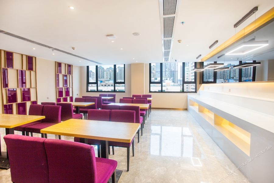 Lavande Hotels 23/30